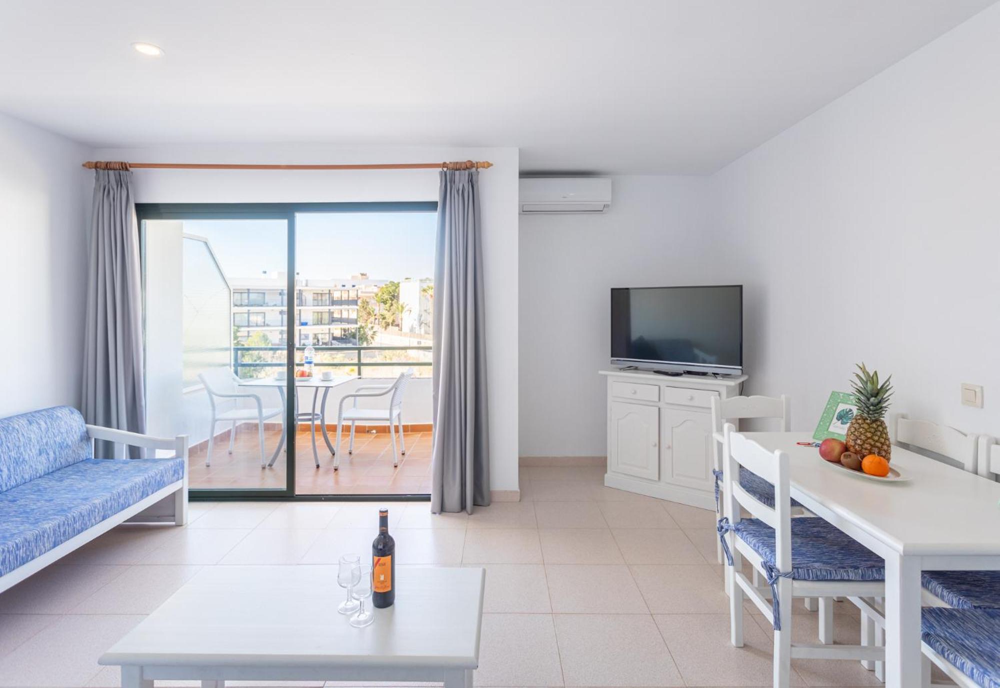 Apartamentos Es Dolc Colonia de Sant Jordi Esterno foto